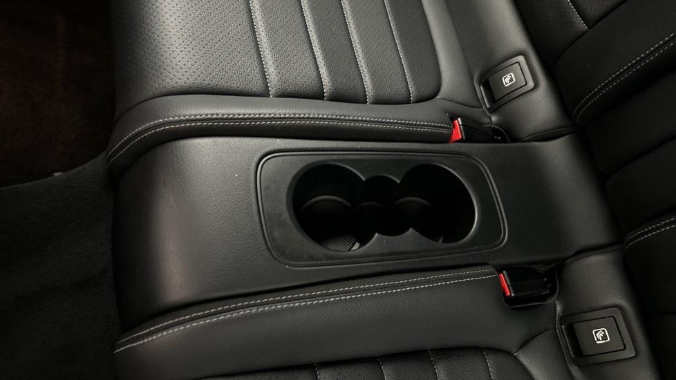 Rear Armrest/ Cup Holder