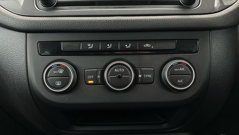 Air Conditioning /Dual Climate Control 