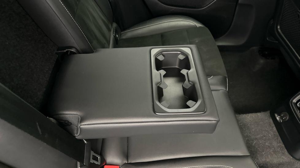 Rear Armrest/ Cup Holder