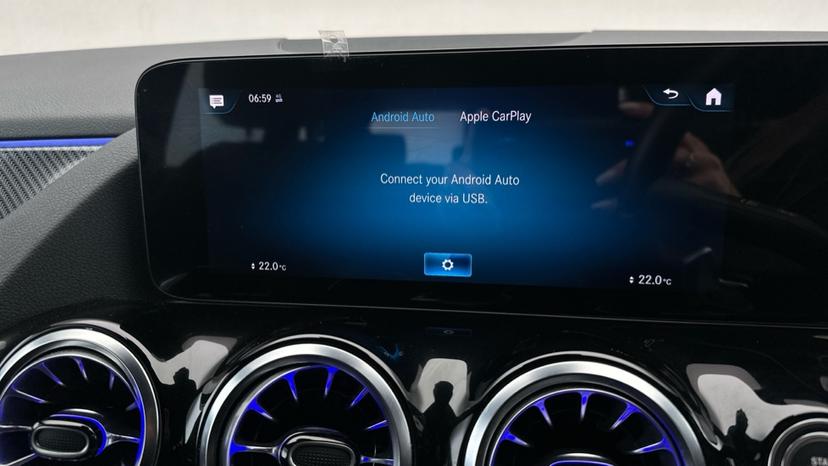 Apple Car Play & Android Auto