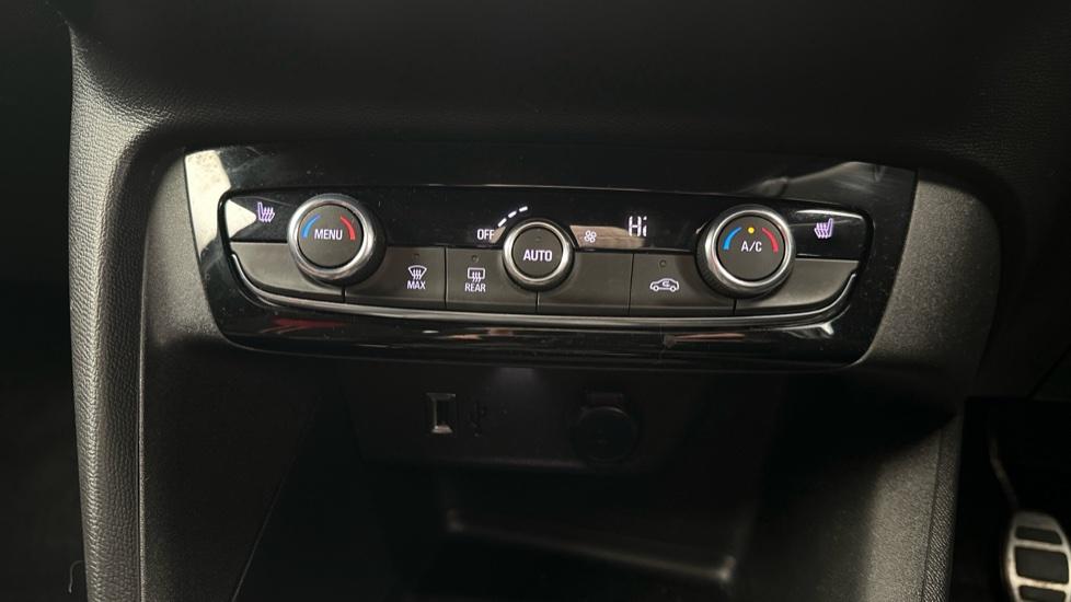 Air Conditioning /Dual Climate Control /Heated Seats 