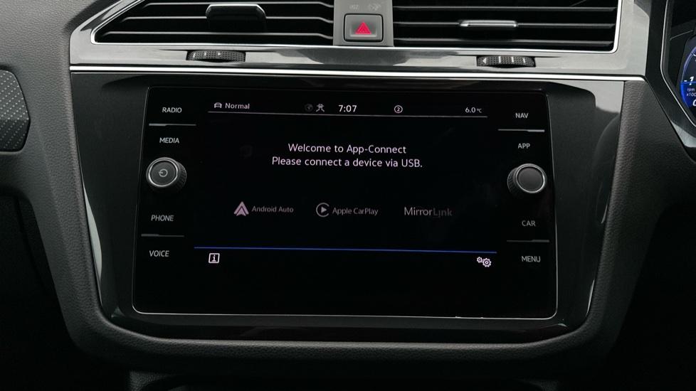 Apple Car Play & Android Auto