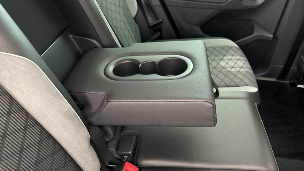 Rear Armrest/ Cup Holder