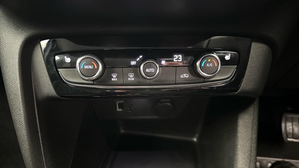 Air Conditioning / Heated Seats 