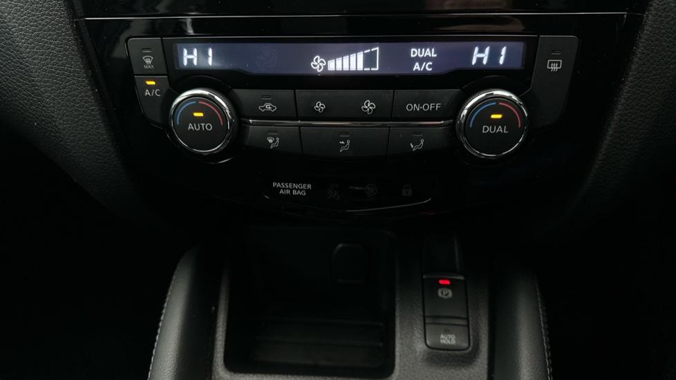 Air Conditioning /Dual Climate Control 