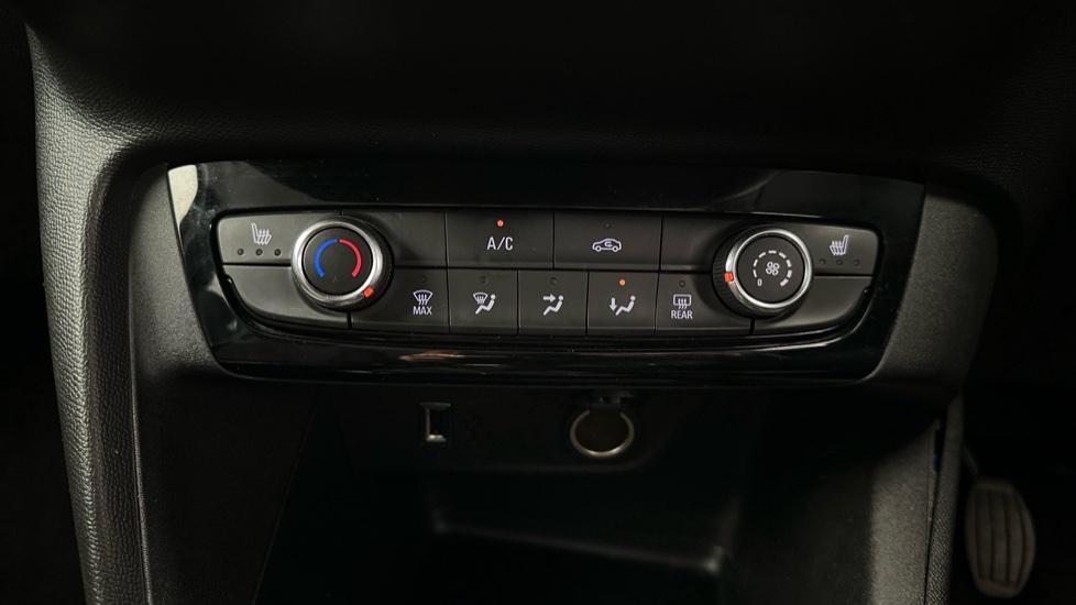 Air Conditioning /Heated Seats 