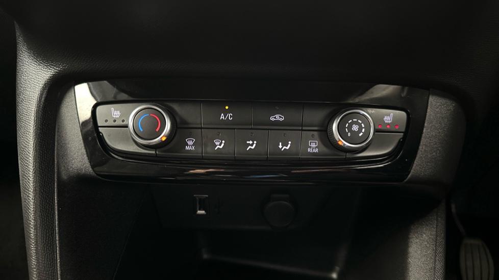 Air Conditioning /Heated Seats 