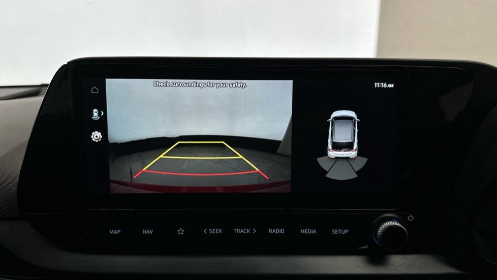 Rear View Camera/0”Park Pilot 