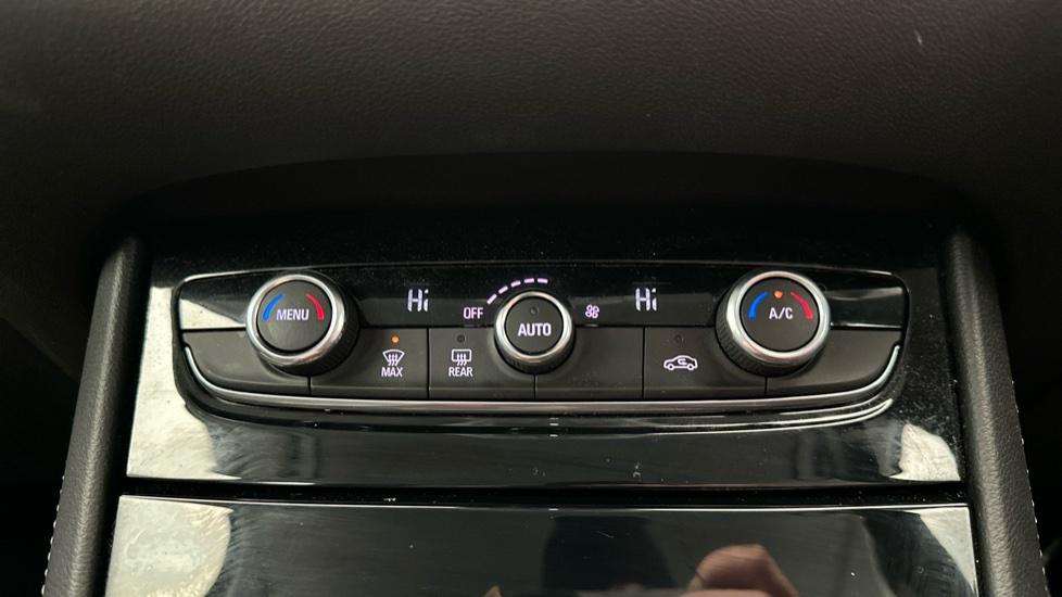 Air Conditioning /Dual Climate Control 