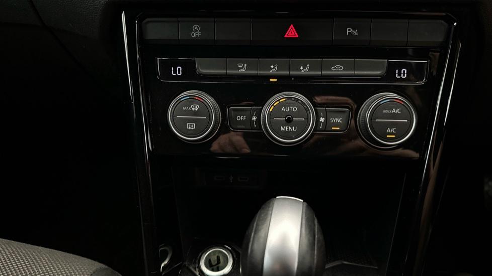 Air Conditioning /Dual Climate Control /Auto Stop/Start