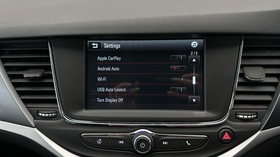 Apple Car Play & Android Auto