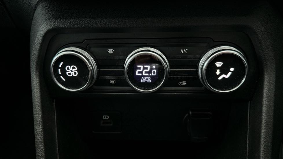 Air Conditioning /Dual Climate Control 