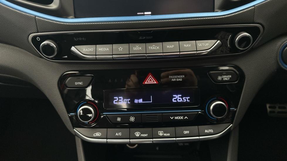 Air Conditioning /Dual Climate Control 