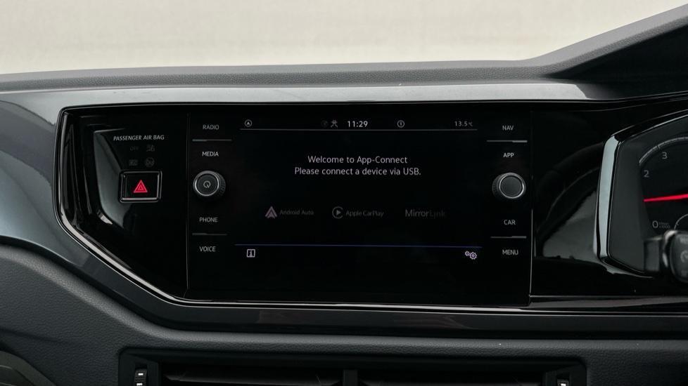 Apple Car Play & Android Auto