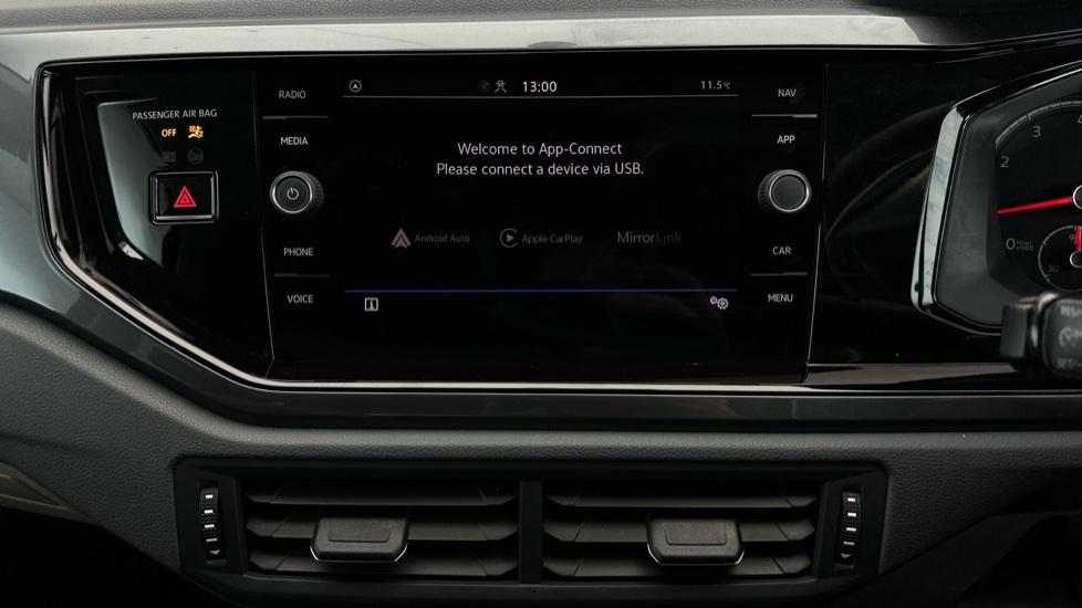 Apple Car Play & Android Auto