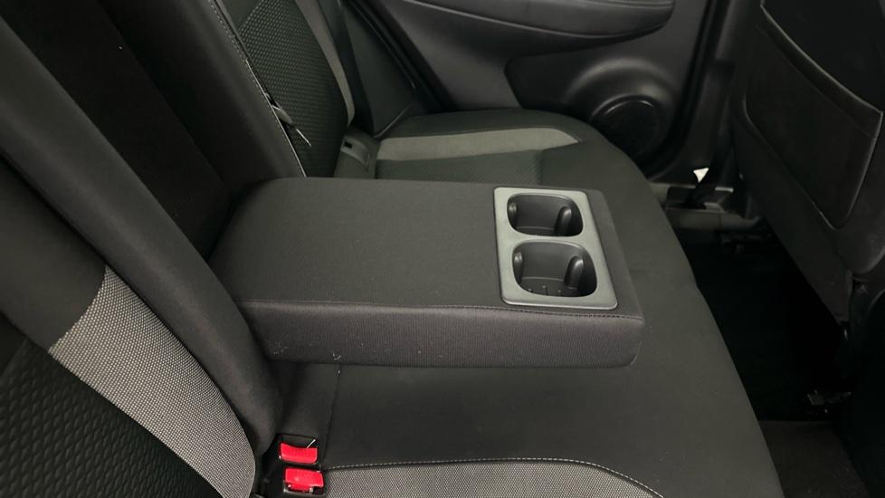 Rear Armrest/ Cup Holder