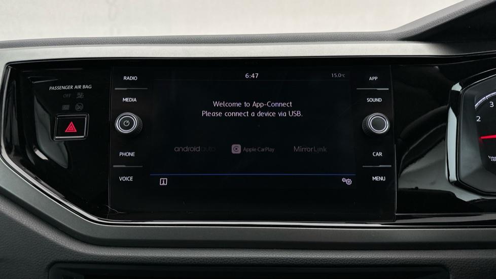 Apple Car Play & Android Auto