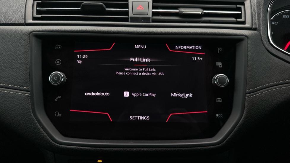 Apple Car Play & Android Auto