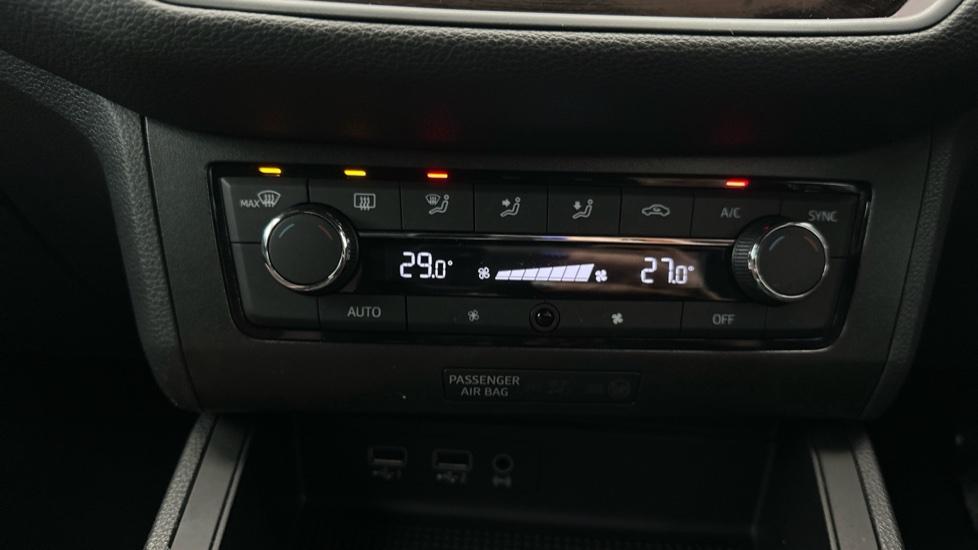 Air Conditioning /Dual Climate Control 