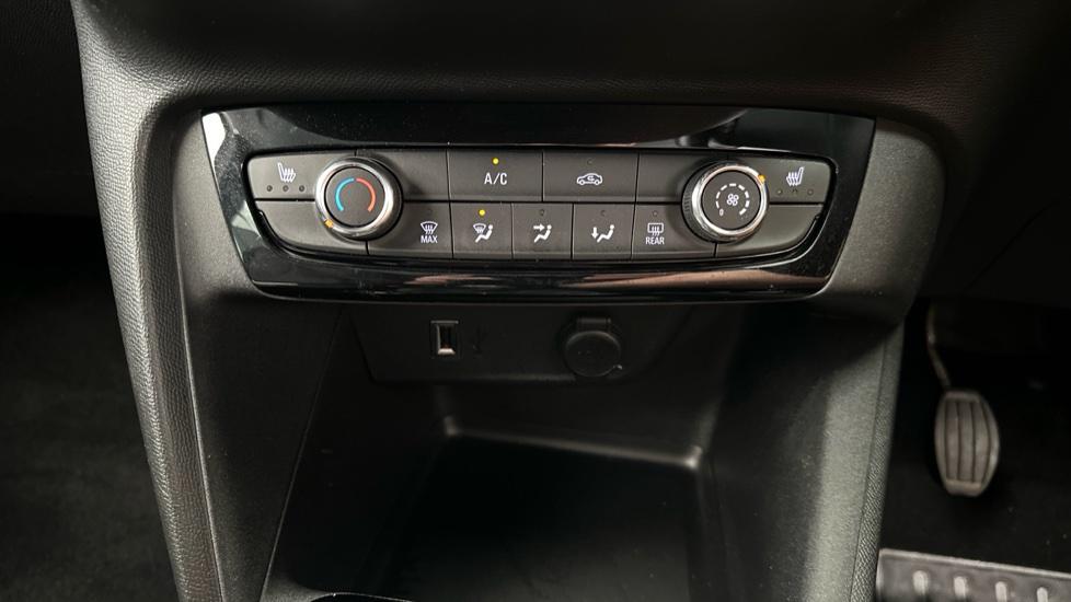 Air Conditioning / Heated Seats 