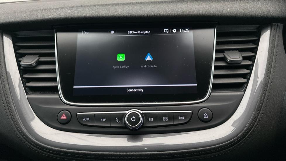 Apple Car Play & Android Auto