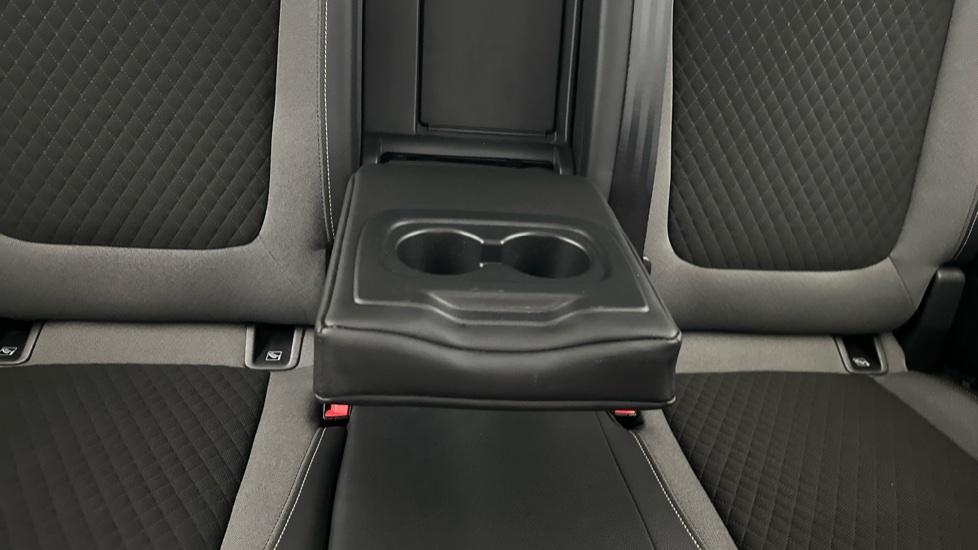 Rear Armrest/ Cup Holder