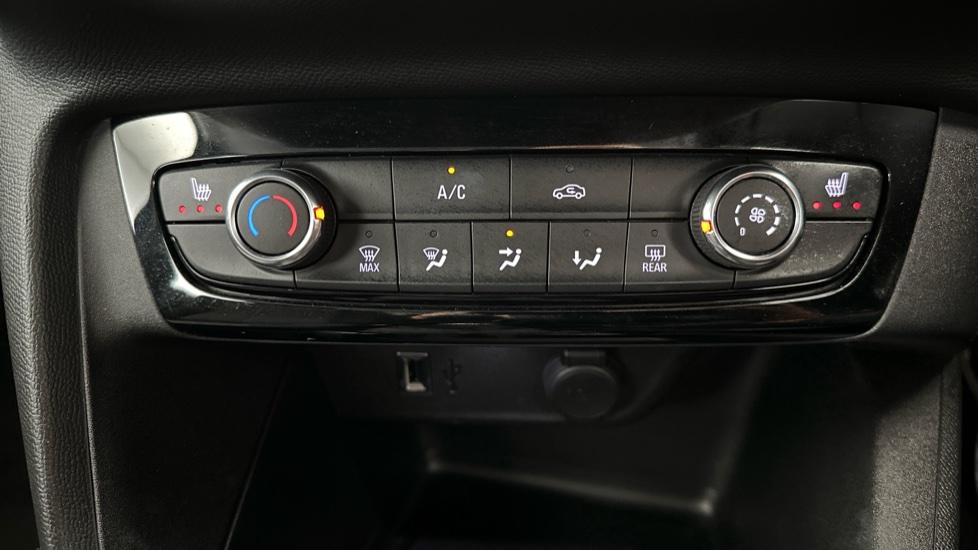 Air Conditioning /Heated Seats 