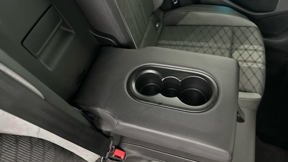 Rear Armrest/ Cup Holder