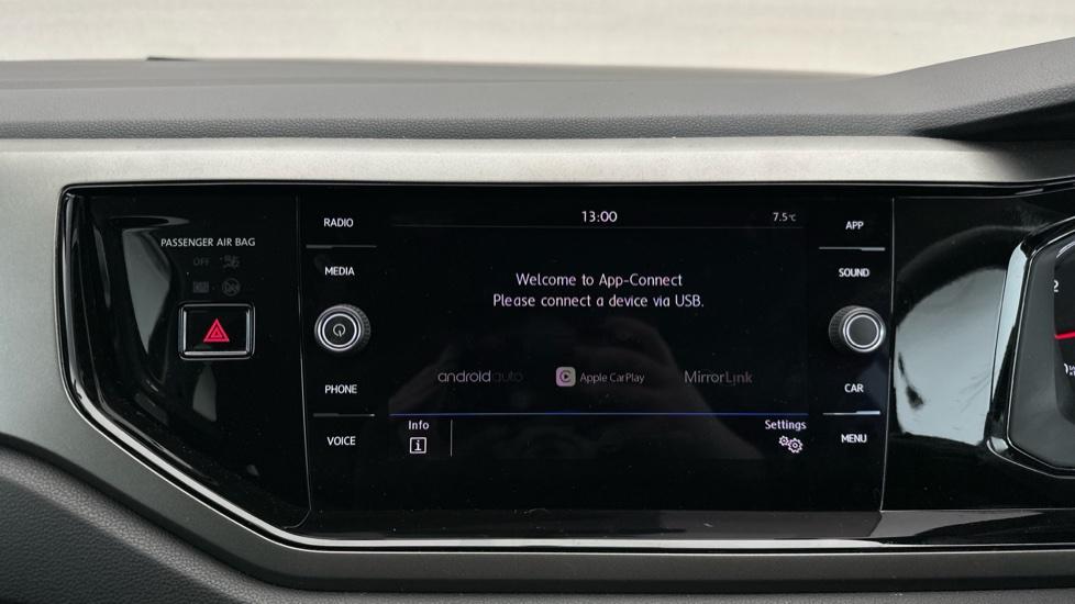 Apple Car Play & Android Auto