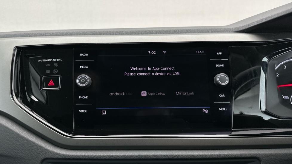 Apple Car Play & Android Auto