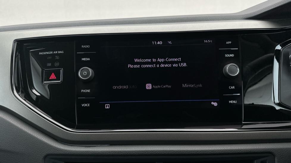 Apple Car Play & Android Auto