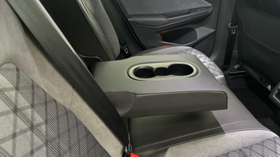 Rear Armrest/ Cup Holder