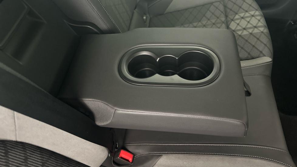 Rear Armrest/ Cup Holder