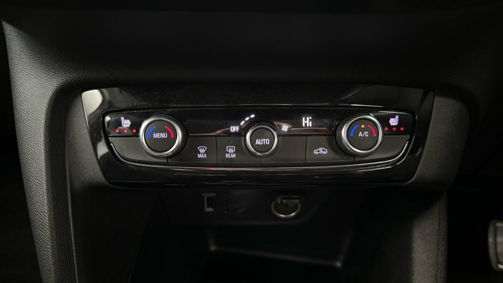 Air Conditioning /Heated Seats 