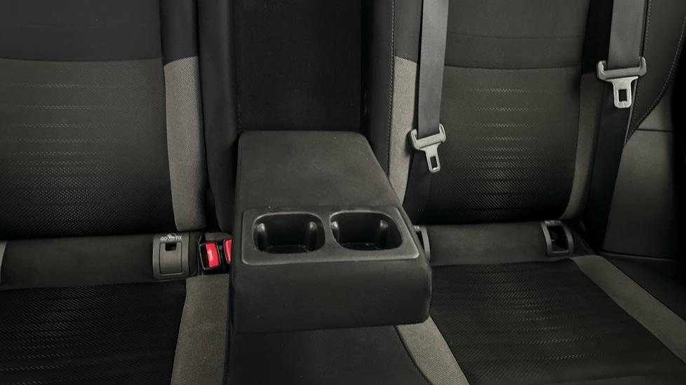 Rear Armrest/ Cup Holder