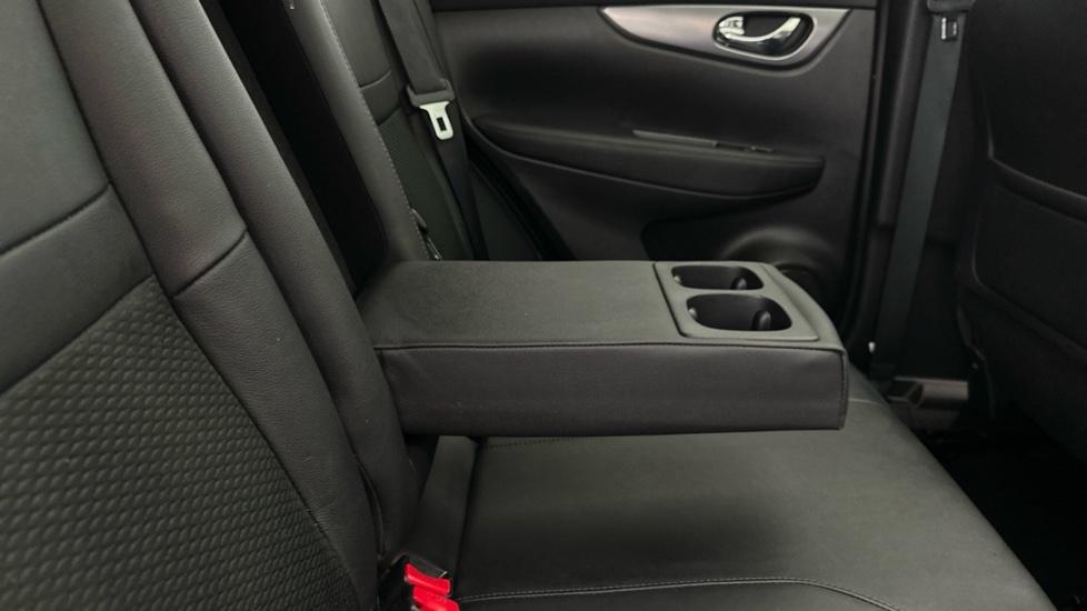 Rear Armrest/ Cup Holder