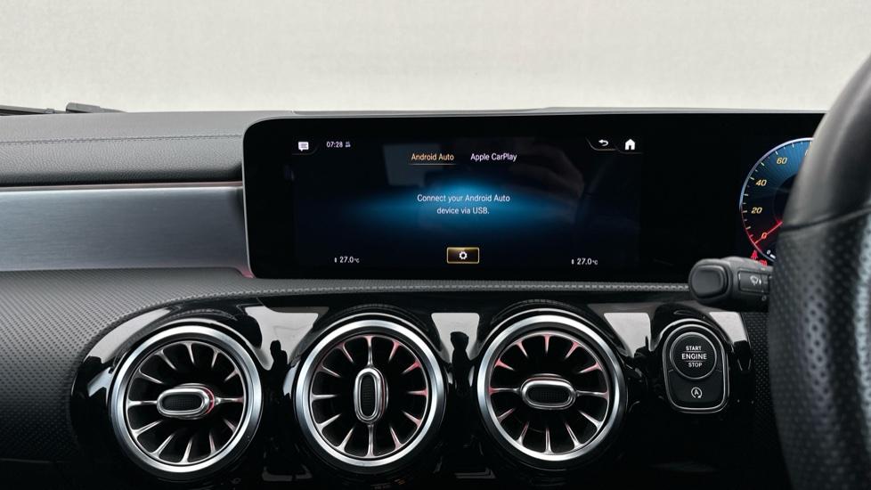 Apple Car Play & Android Auto