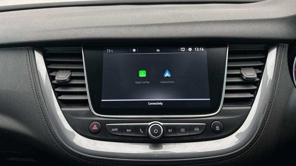 Apple Car Play & Android Auto