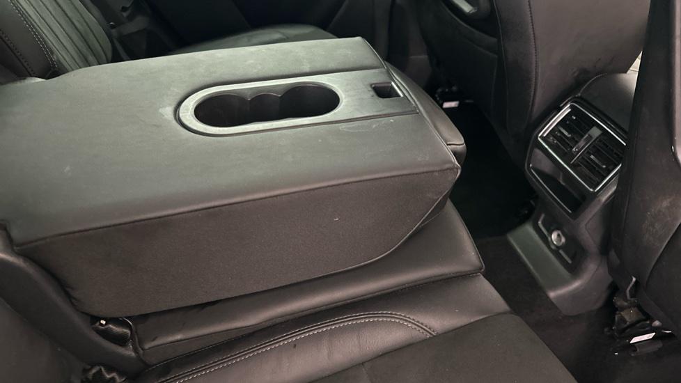 Rear Armrest/ Cup Holder