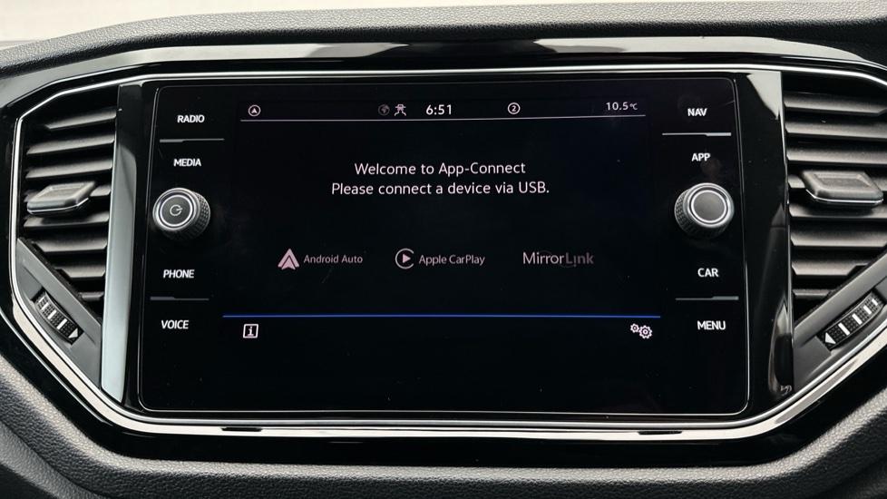 Apple Car Play & Android Auto