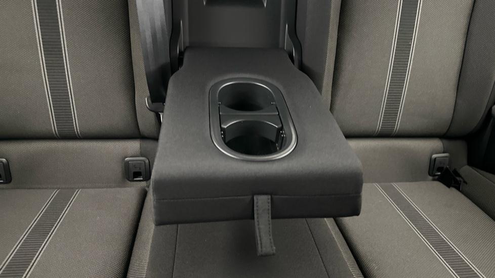 Rear Armrest/ Cup Holder