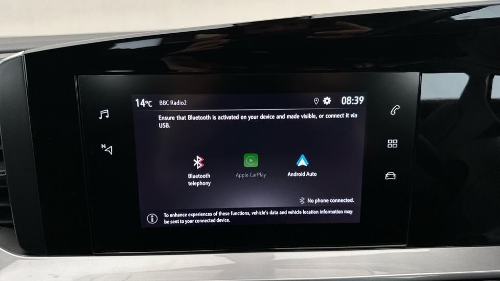 Apple CarPlay/Android Auto / Bluetooth 