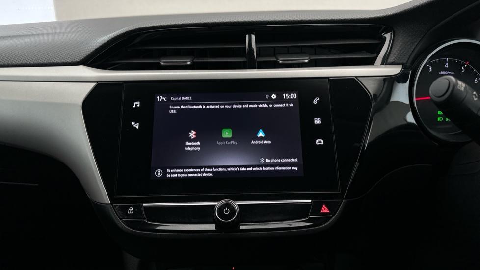 Bluetooth / Apple CarPlay / Android Auto 