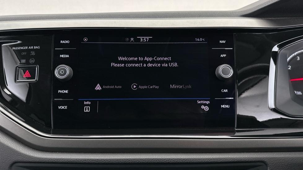 Apple Car Play & Android Auto