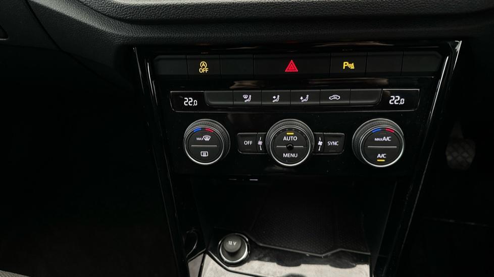 Air Conditioning /Dual Climate Control /Auto Stop/Start 