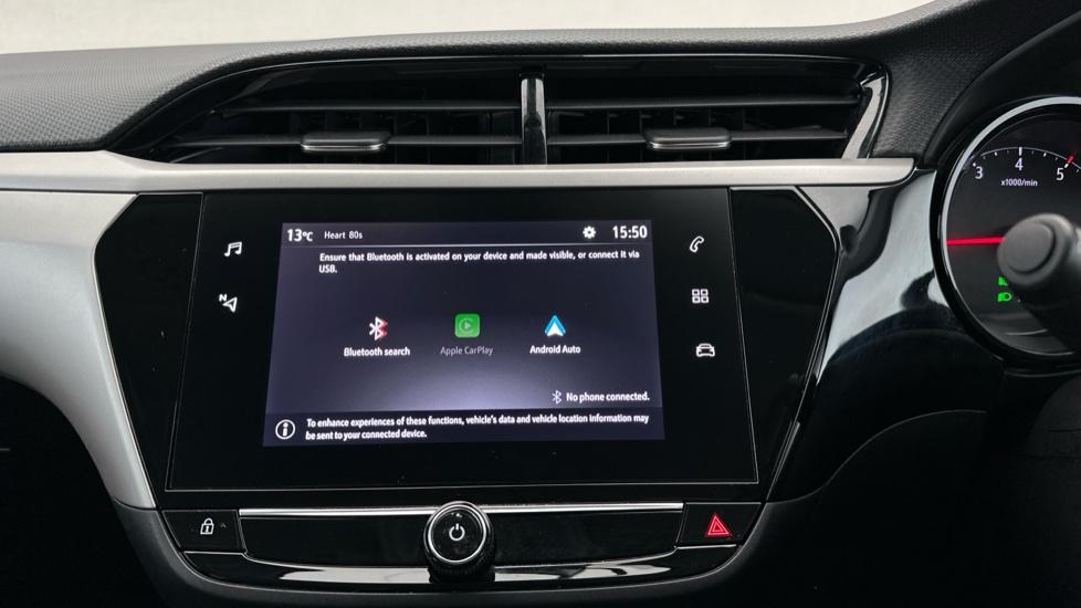 Bluetooth / Apple CarPlay / Android Auto 