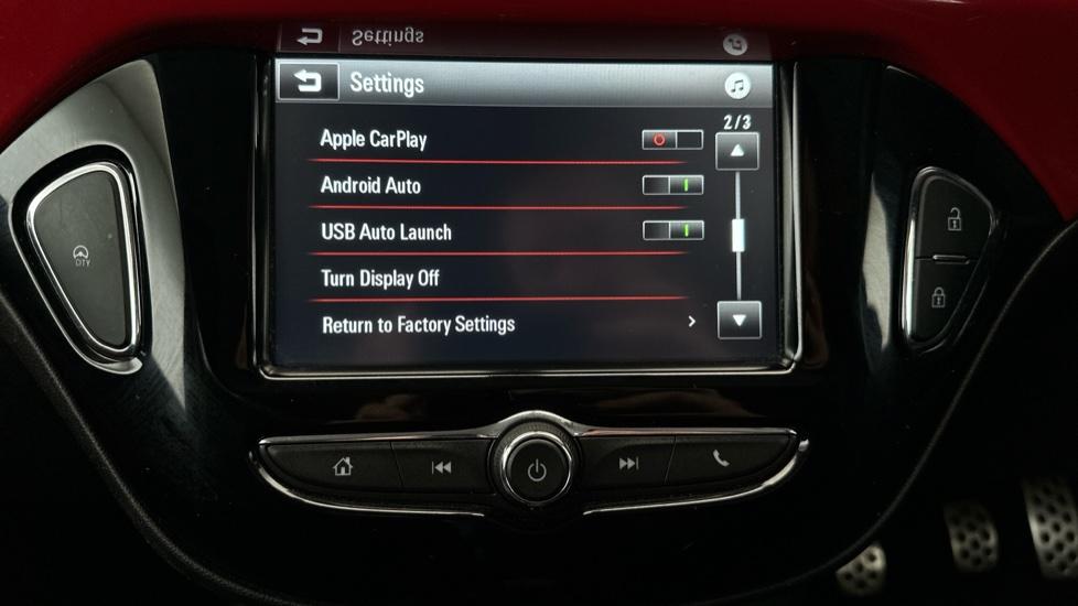 Apple Car Play & Android Auto