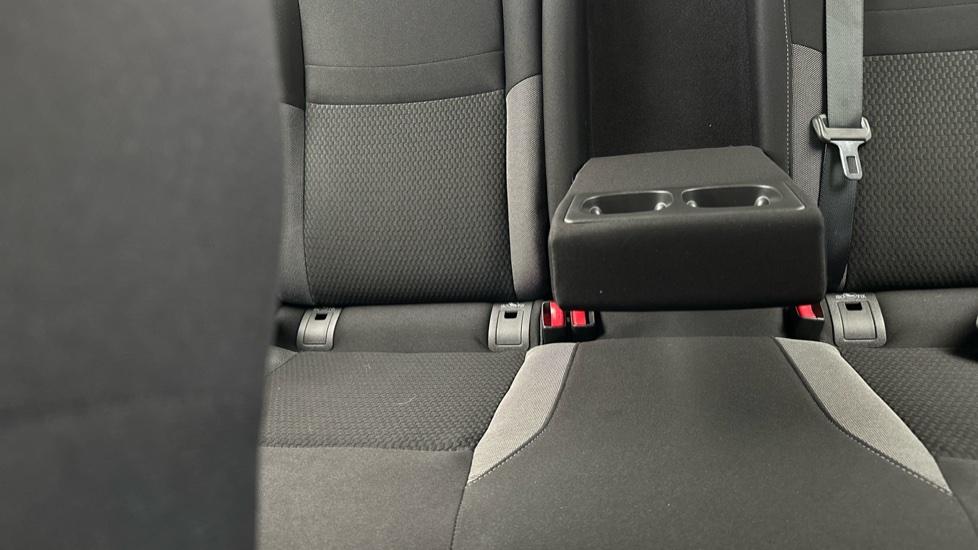 Rear Armrest/ Cup Holder