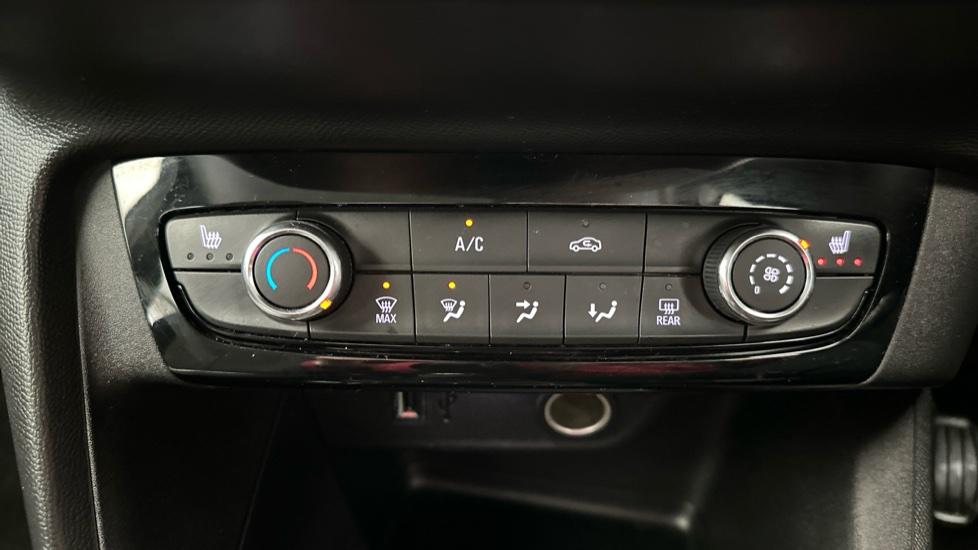 Air Conditioning /Dual Climate Control /Heated Seats 