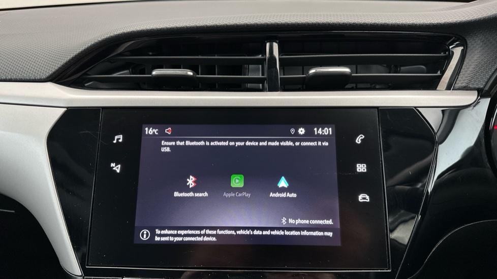 Bluetooth / Apple CarPlay / Android Auto 